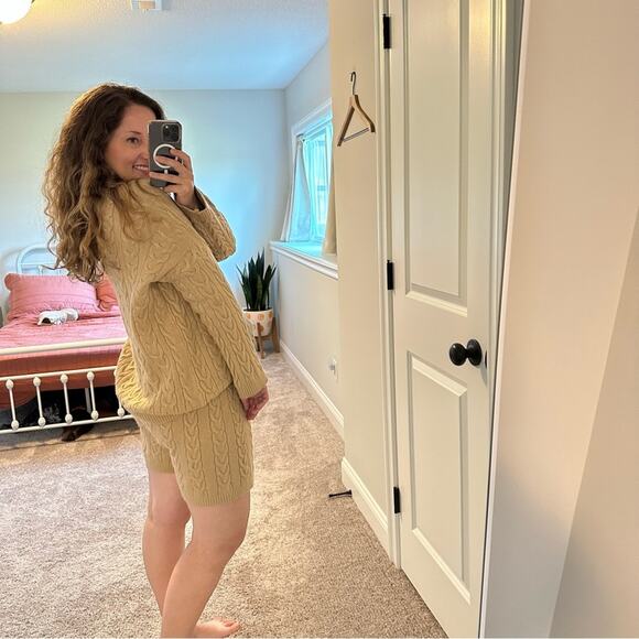 NastyGal Tan Neutral Cable Knit Sweater And Shorts Set Small - Picture 3 of 10